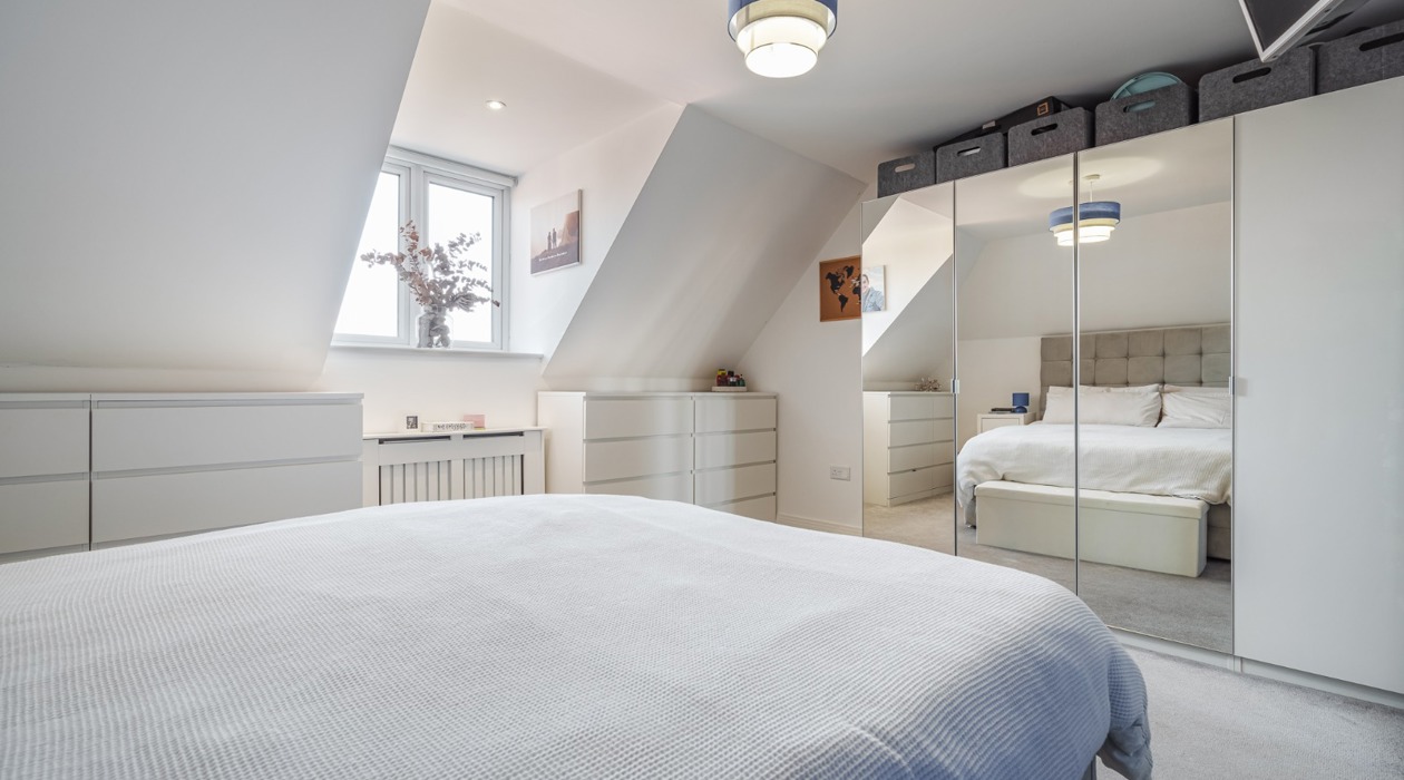 35JC Bedroom 2 02