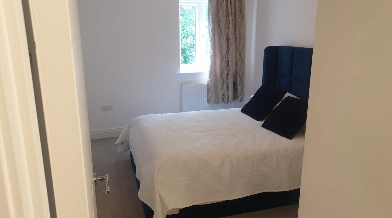 Master Bedroom (3)