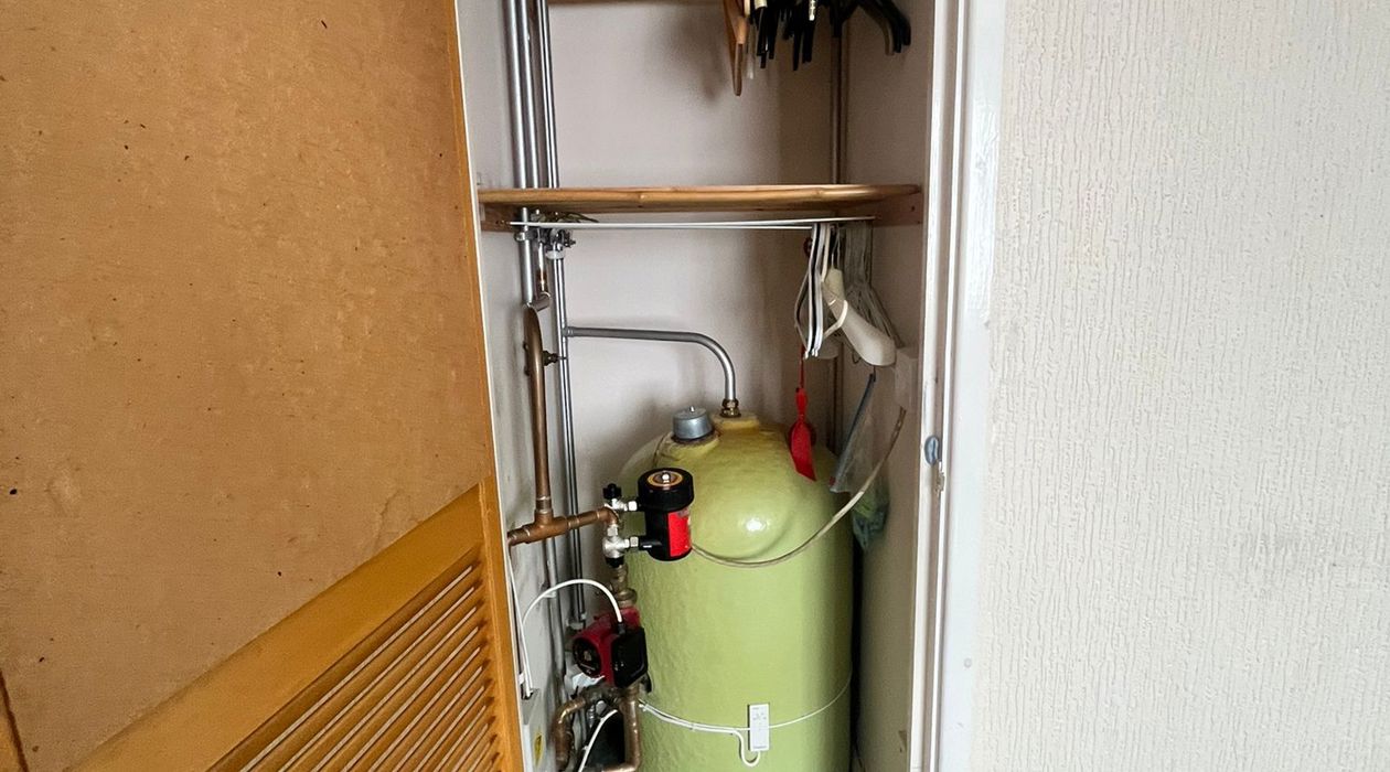 Bed 1 Airing Cupboard