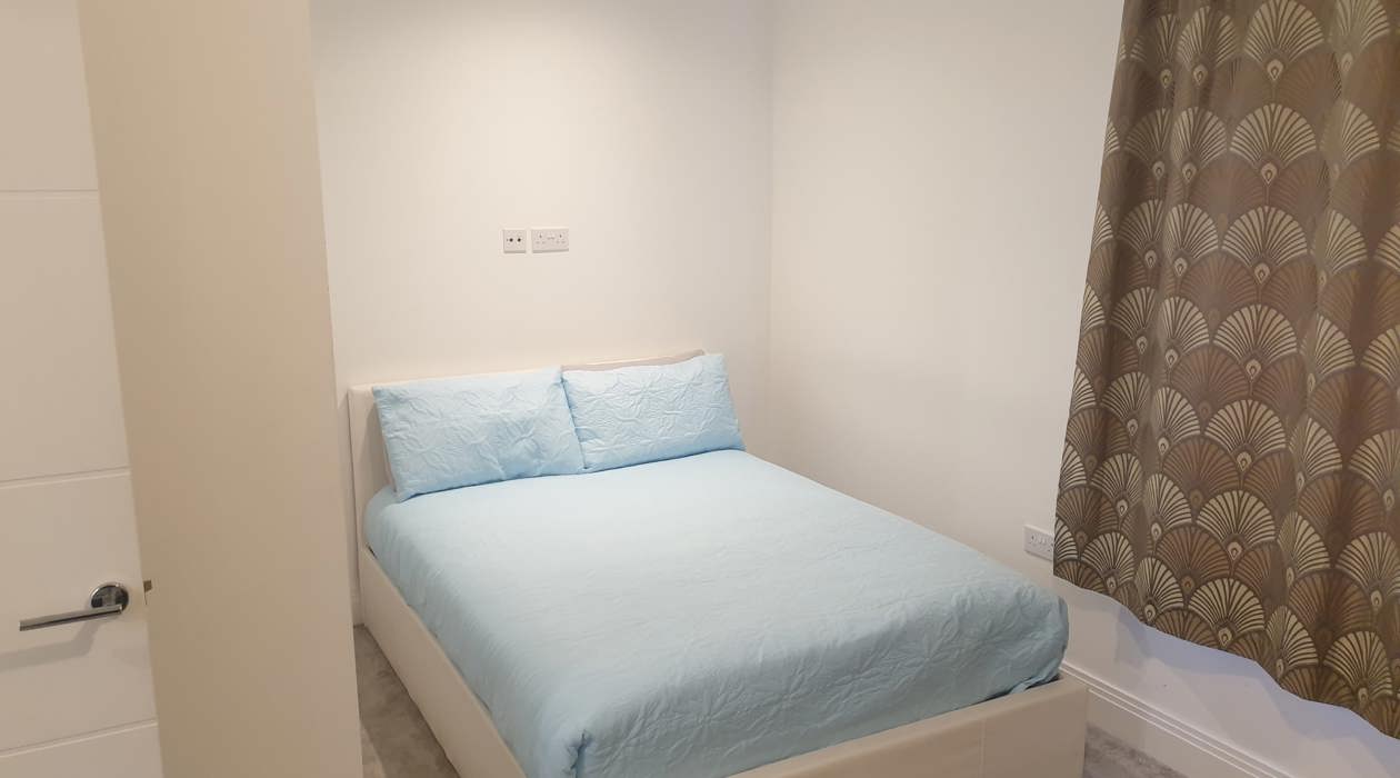 Bedroom 2 (11)